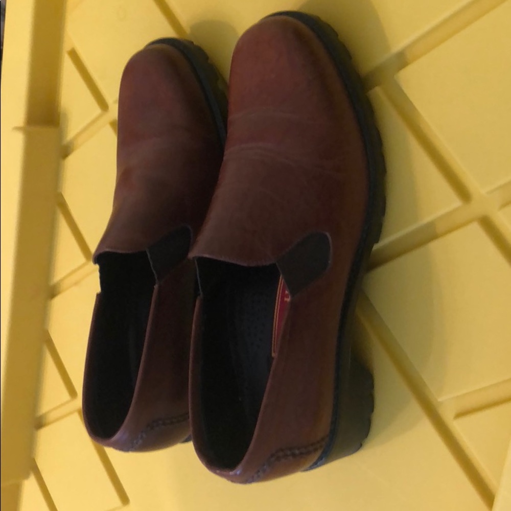 Ladies, Cole Haan leather heel loafers.